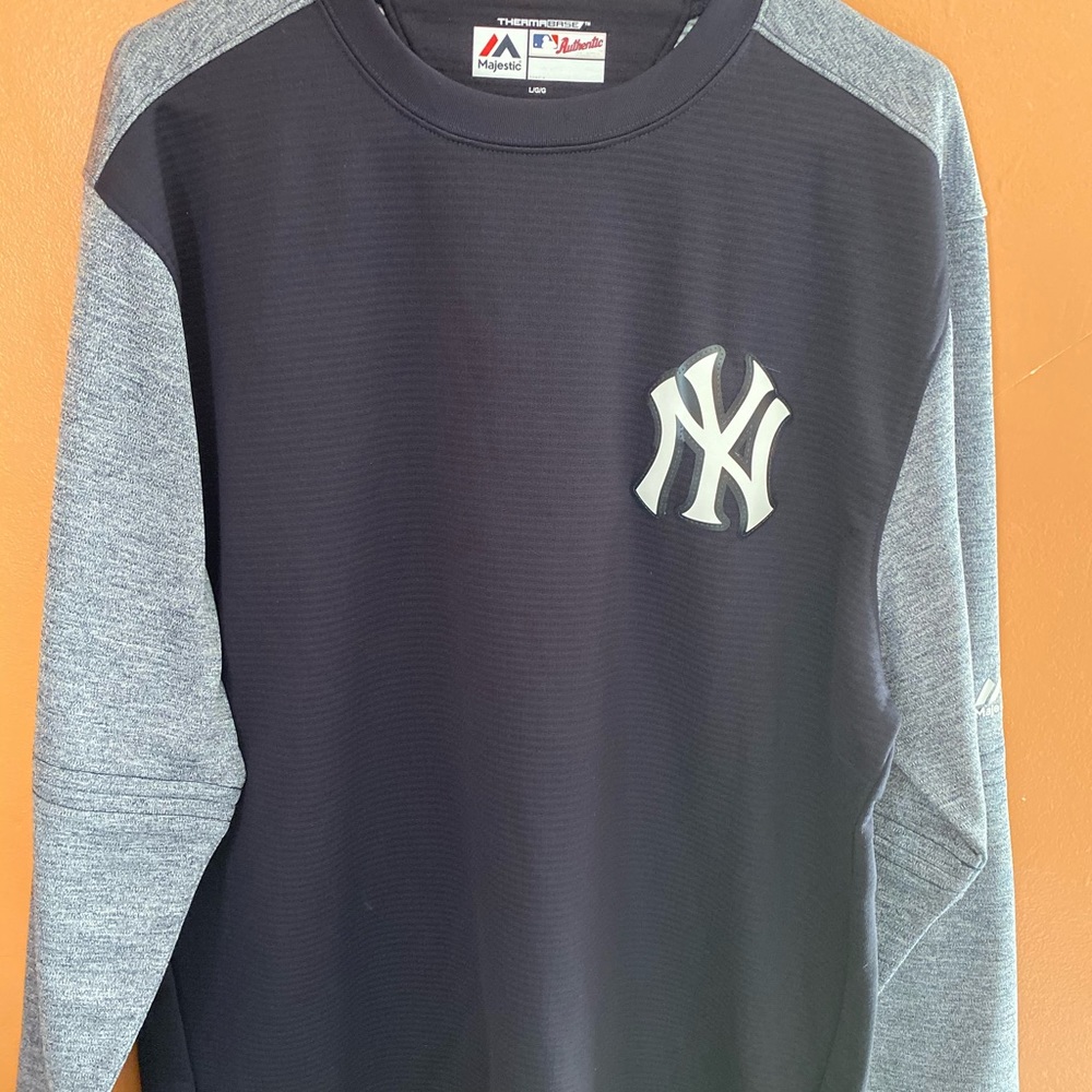 Heavy Long Sleeve Yankees shirt